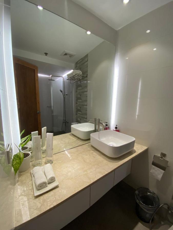 Tely'S Bed & Breakfast Iloilo Powered By Cocotel Bagian luar foto