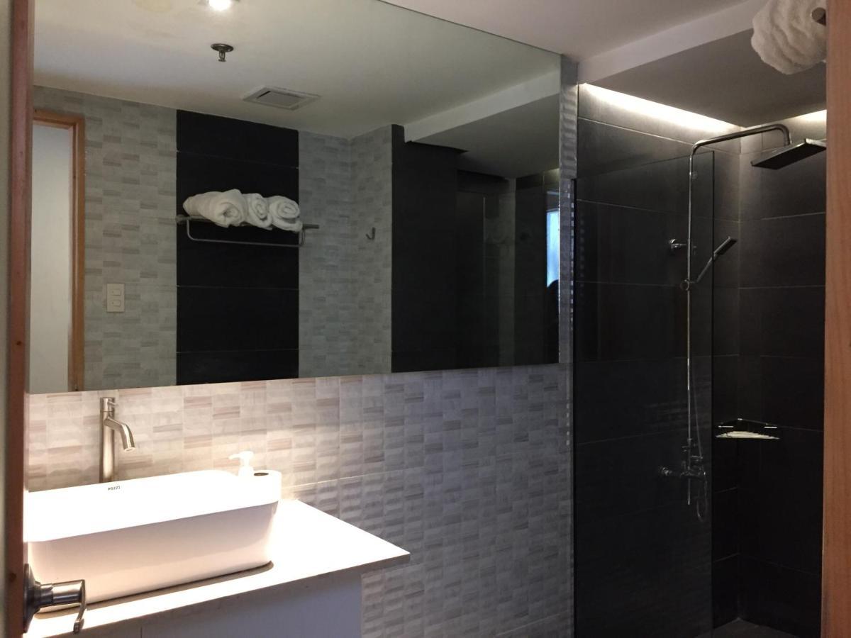 Tely'S Bed & Breakfast Iloilo Powered By Cocotel Bagian luar foto