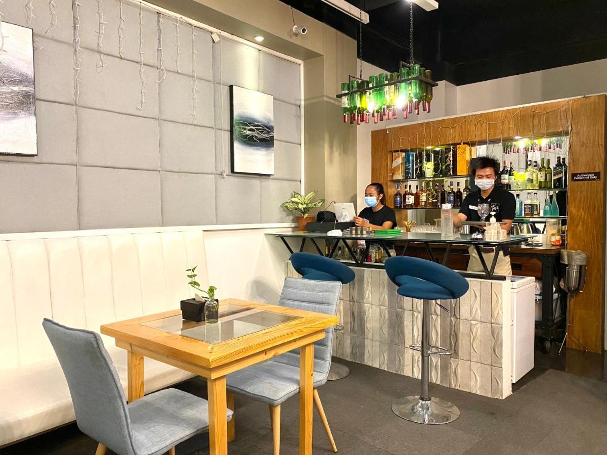 Tely'S Bed & Breakfast Iloilo Powered By Cocotel Bagian luar foto