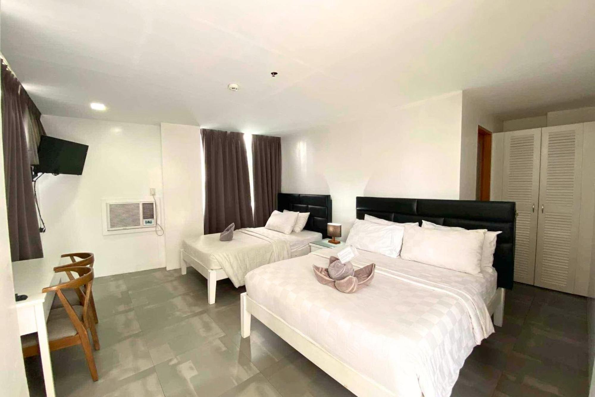 Tely'S Bed & Breakfast Iloilo Powered By Cocotel Bagian luar foto