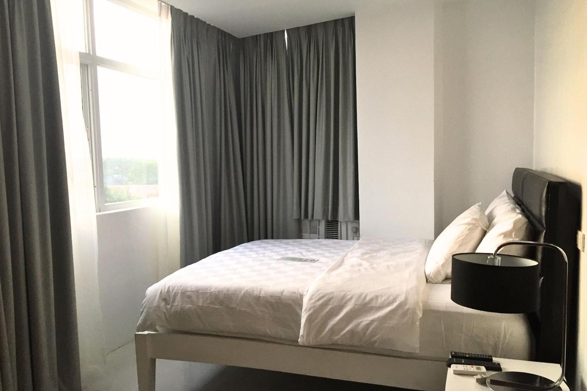 Tely'S Bed & Breakfast Iloilo Powered By Cocotel Bagian luar foto