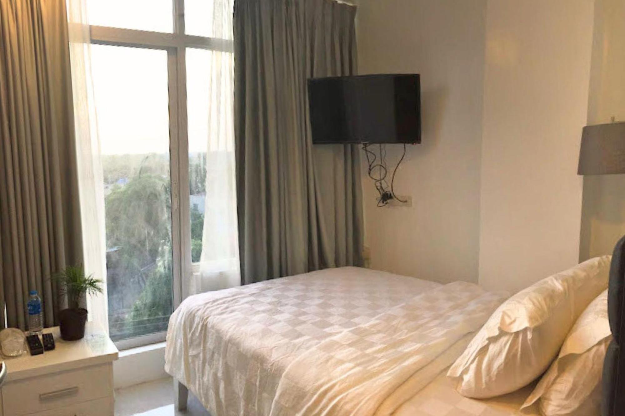 Tely'S Bed & Breakfast Iloilo Powered By Cocotel Bagian luar foto