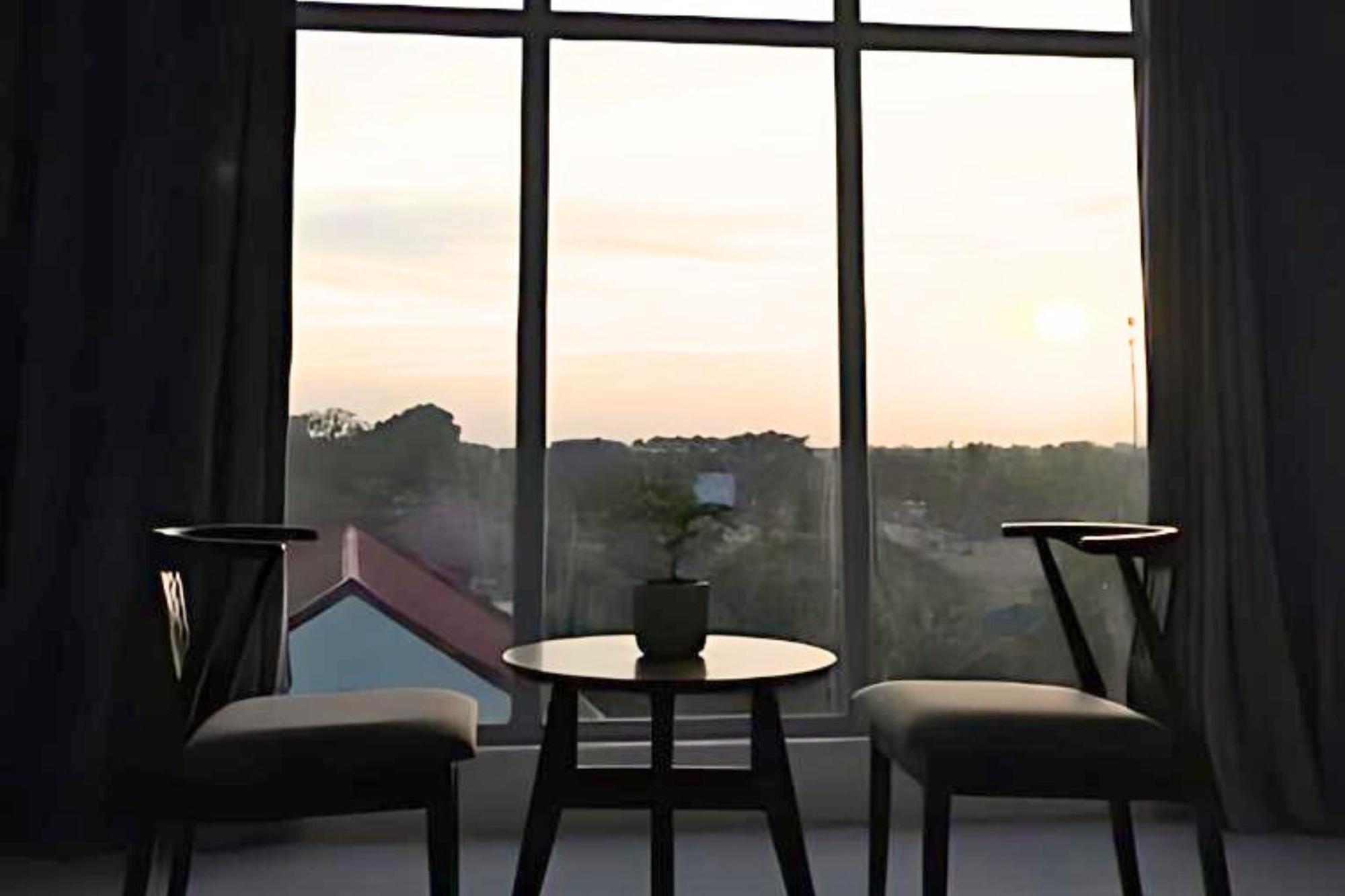 Tely'S Bed & Breakfast Iloilo Powered By Cocotel Bagian luar foto