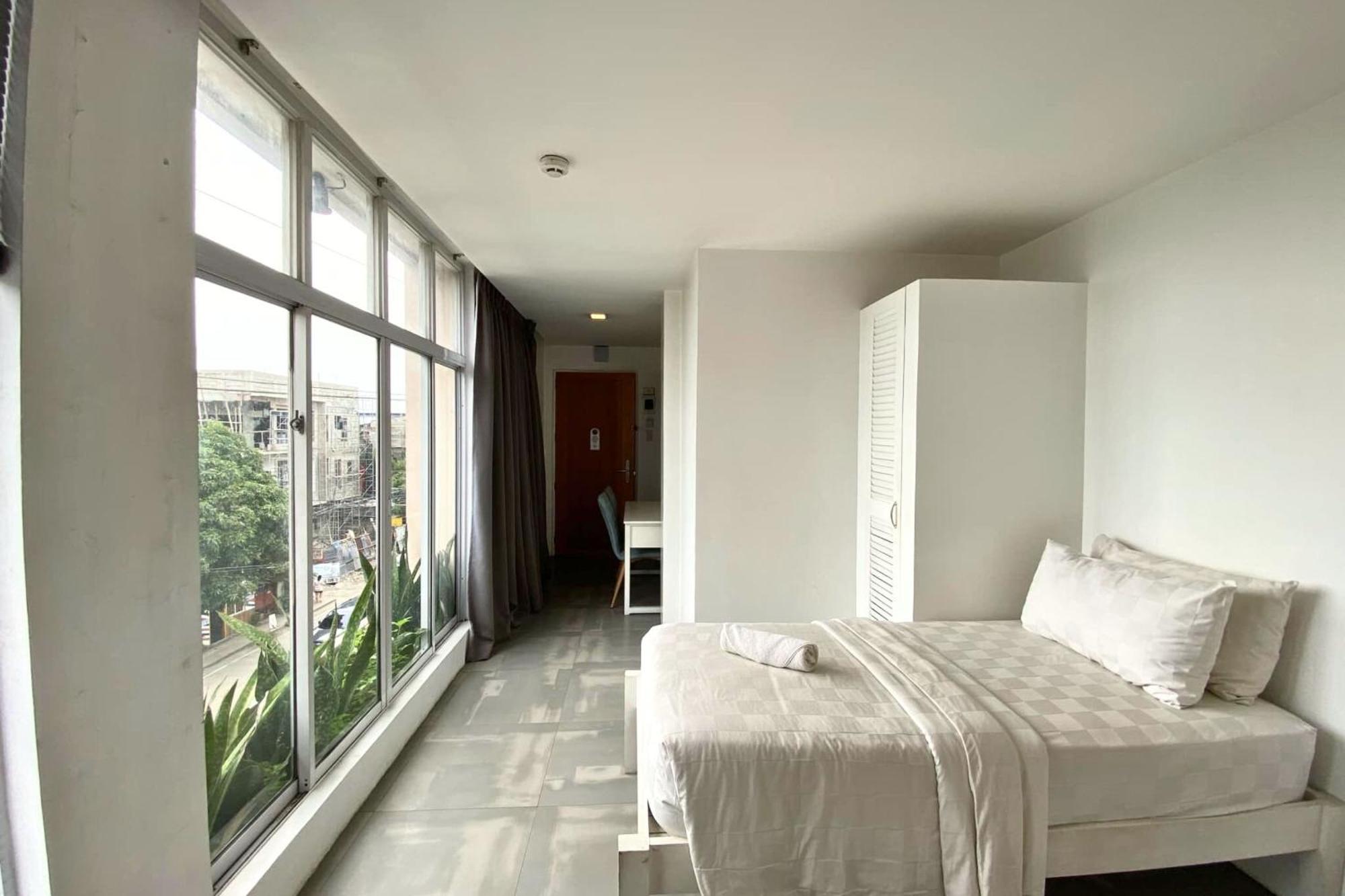 Tely'S Bed & Breakfast Iloilo Powered By Cocotel Bagian luar foto