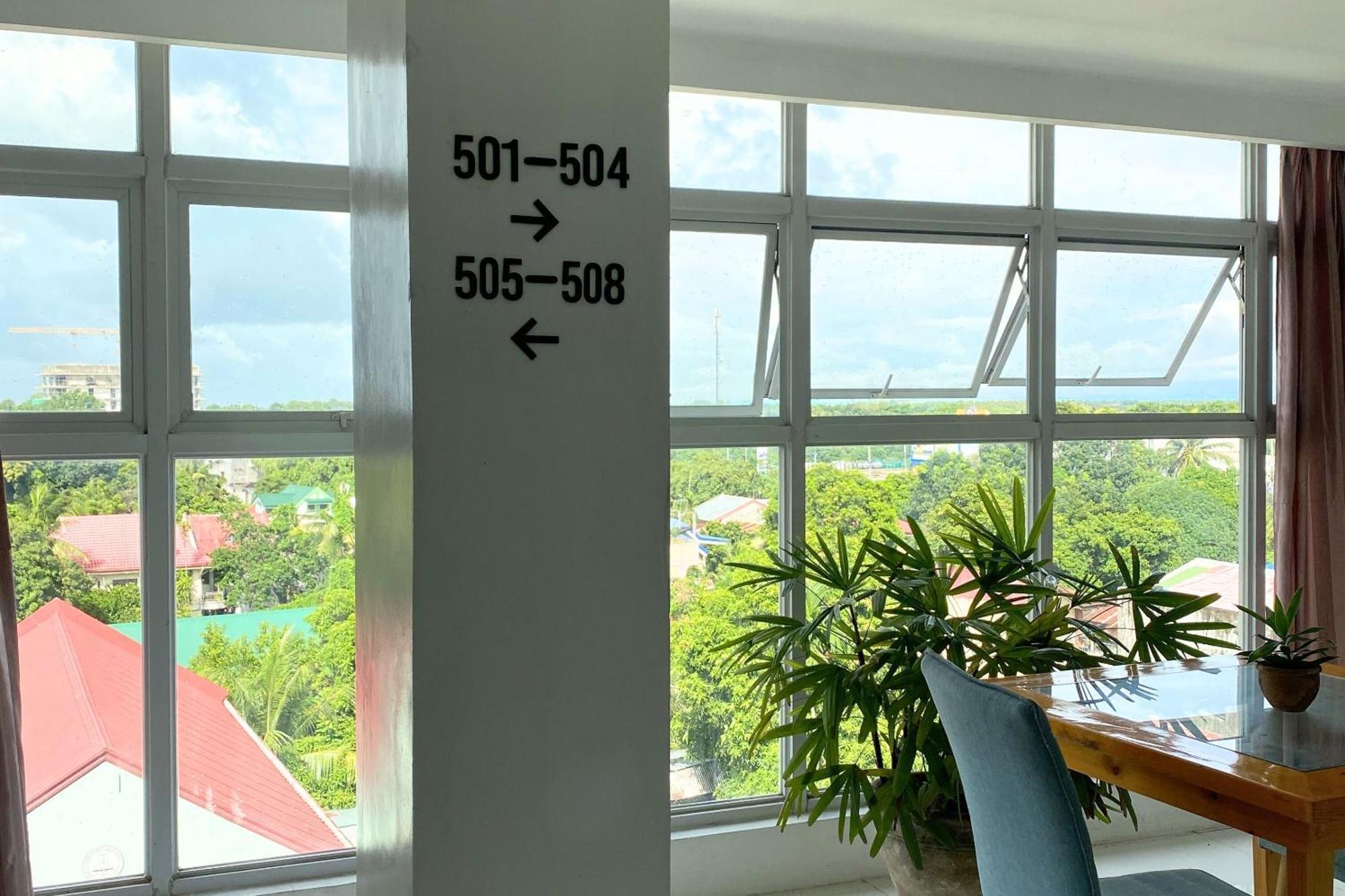 Tely'S Bed & Breakfast Iloilo Powered By Cocotel Bagian luar foto