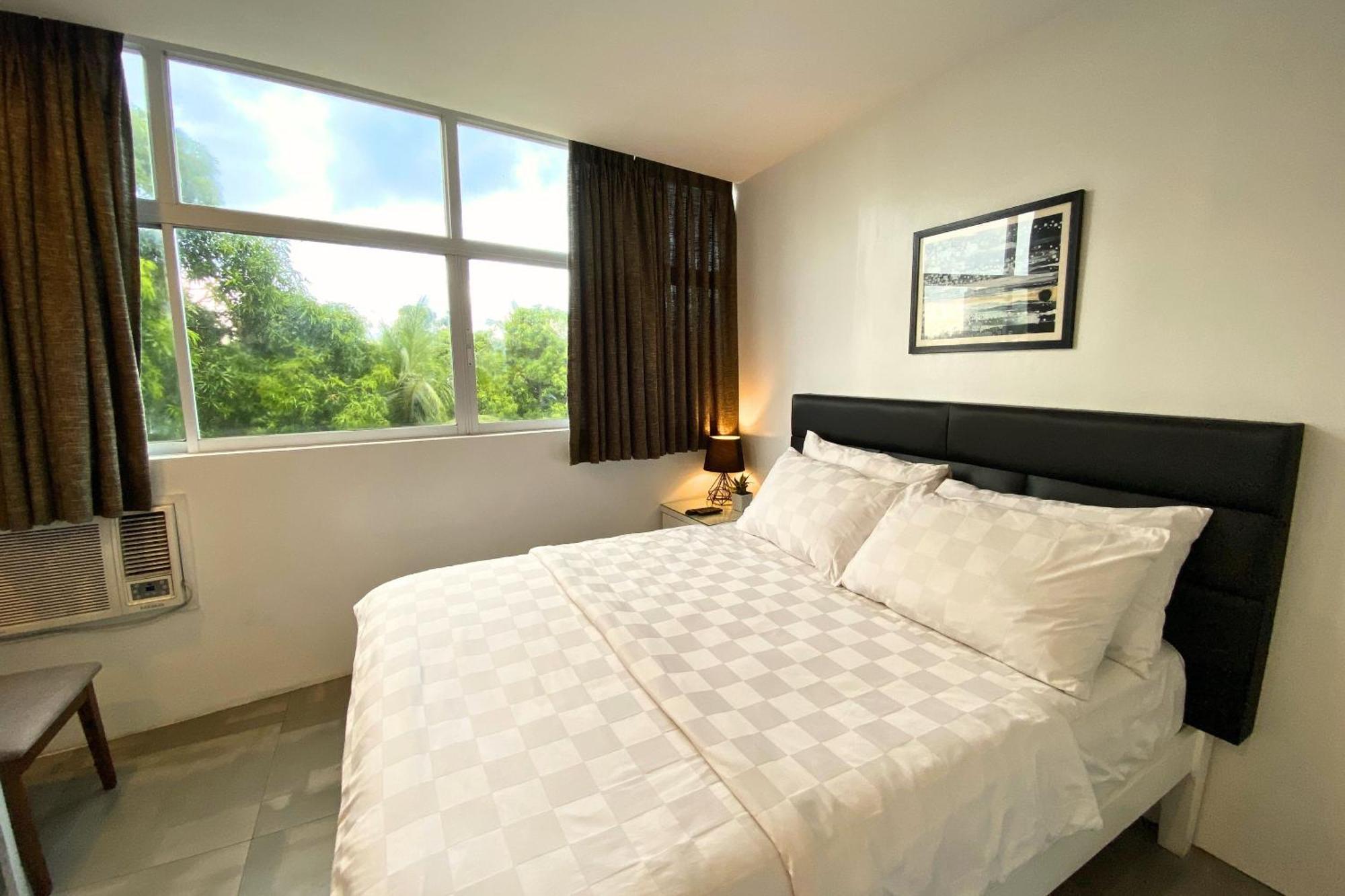 Tely'S Bed & Breakfast Iloilo Powered By Cocotel Bagian luar foto
